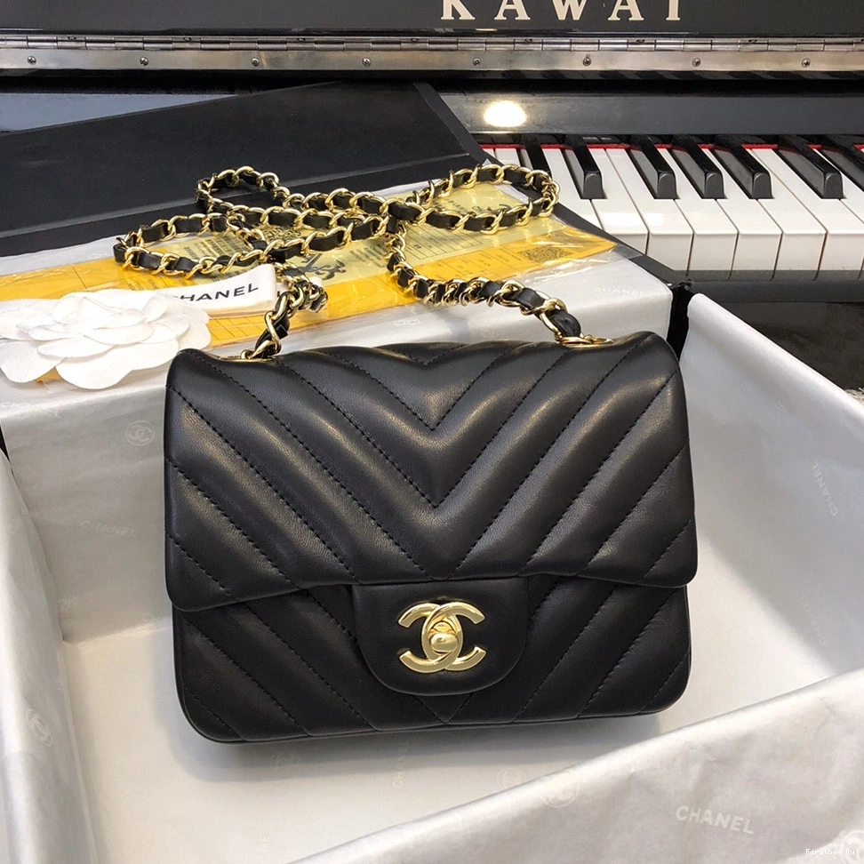 First Bag Ru CHANEL FLAP BAG 0820